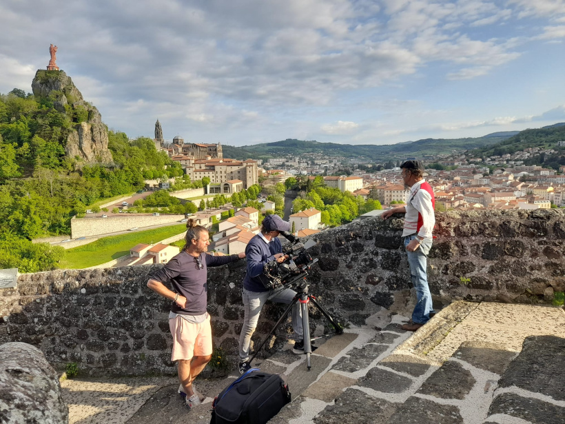 La télévision hollandaise en tournage à la chapelle de Saint-Michel d’Aiguilhe