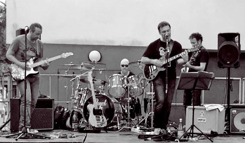 Le groupe Van Bruegle débutera la soirée.