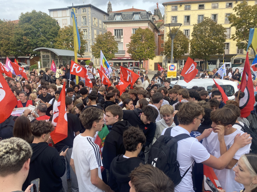 Les élèves des trois lycées ponots ont porté le mouvement avec l'ardeur de la jeunesse. 