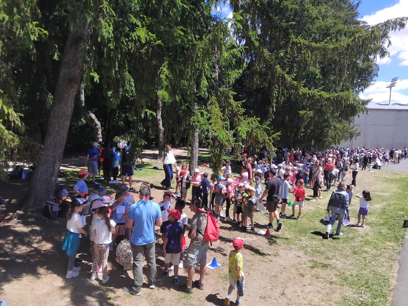 Un pique-nique bien mérités pour les sportifs en herbe.