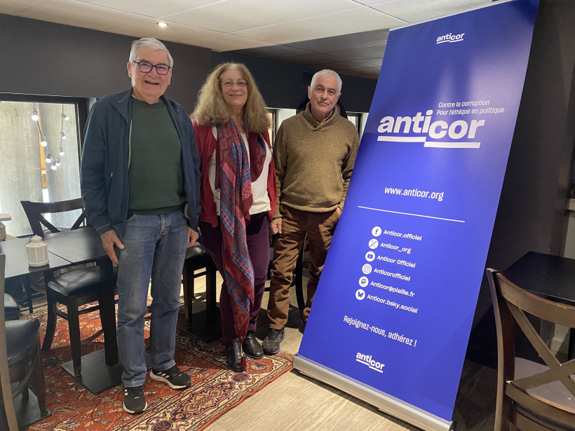 Norbert Mourgues, Yvette Dumonnier et Michel Burrelier, membres d'Anticor 43