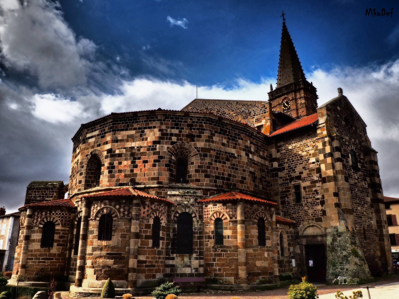 La commune de Saint-Paulien est actuellement dirigée par Marie-Pierre Vincent.