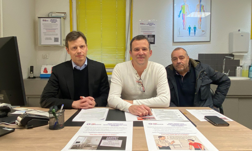 Mobilisés, les médecins de la MG 43 alertent sur les récentes mesures gouvernementales.