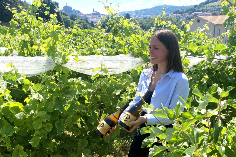De la plantation des vignes aux bouteilles toutes neuves, quatre années de labeur. 