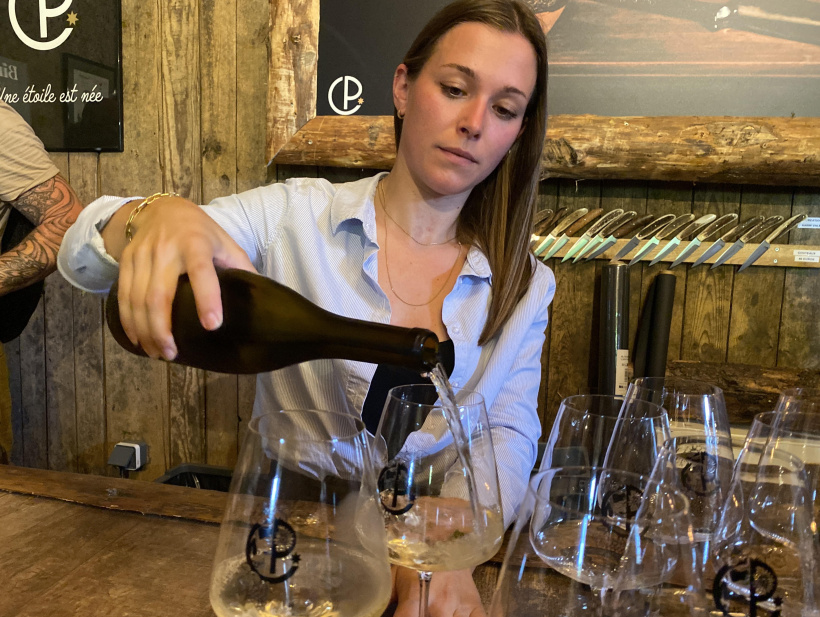 Jade Hérail est la jeune directrice du Domaine du Clos du Paradis, à Espaly. 