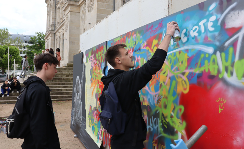 La culture, exutoire de toutes les pensées. Ici, sur la fresque du Village santé au Puy.