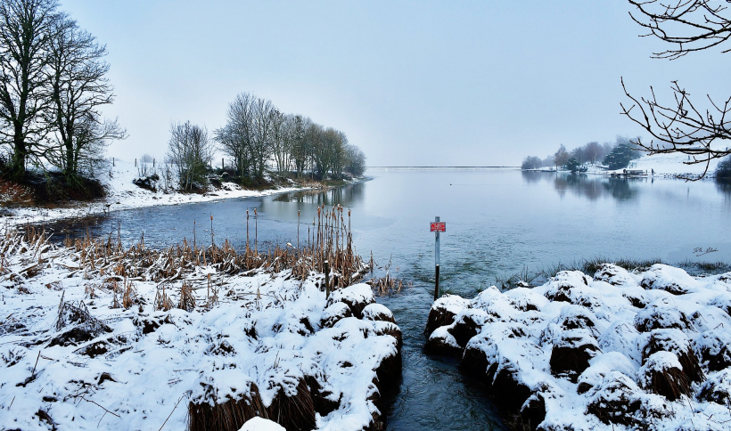 Le lac de Naussac, bijou aquatique de Langogne, réduit à peau de chagrin. (photo prise le 24 septembre 2023)