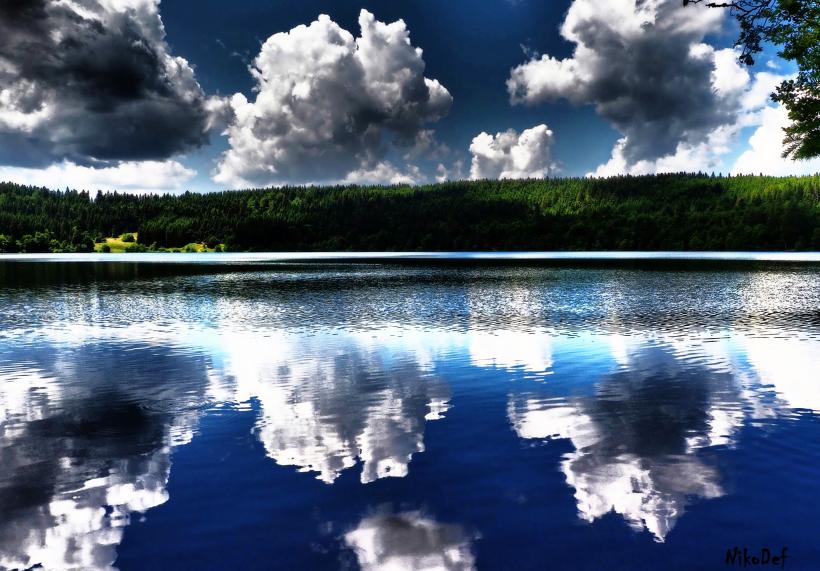 Le lac du Bouchet sert de réservoir provisoire pour alimenter en eau le Bouchet-St-Nicolas