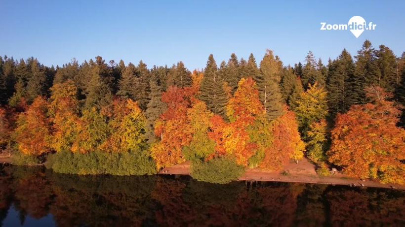 Le lac du bouchet en automne
