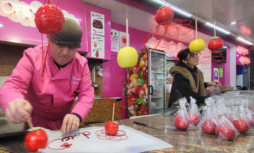 Bruno Lanaret, en pleine création sucrée.