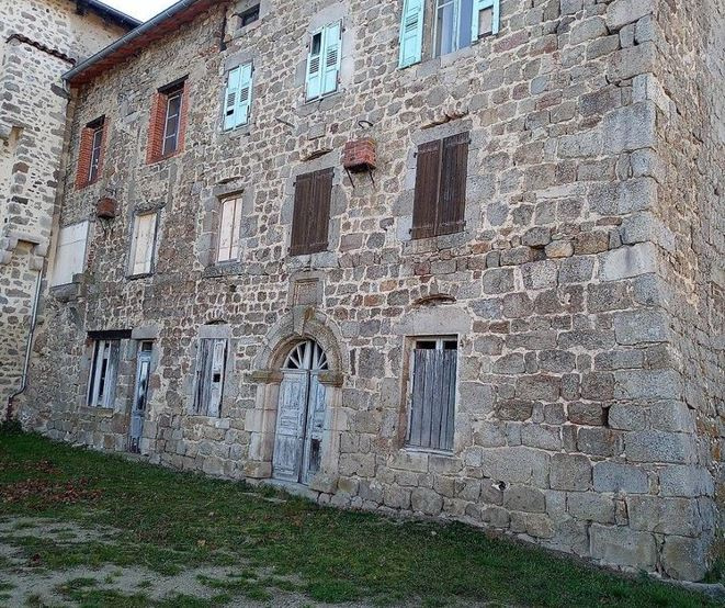 Ancien château de Bellevue-la-Montagne