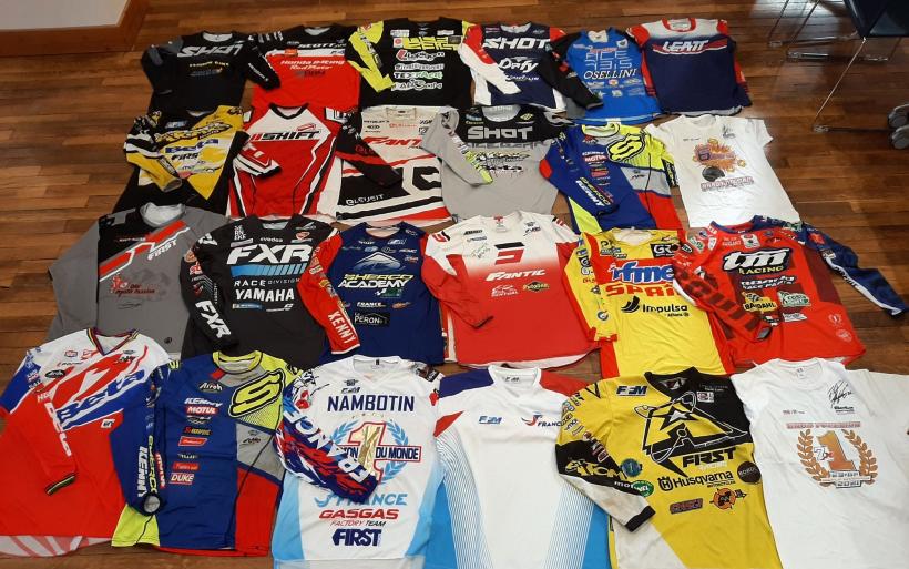 25 maillots enduro GP.