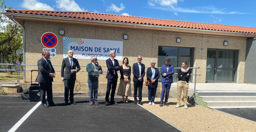 Élus et soignants inauguraient la Maison de Santé Pluridisciplinaire à Brives-Charensac. 