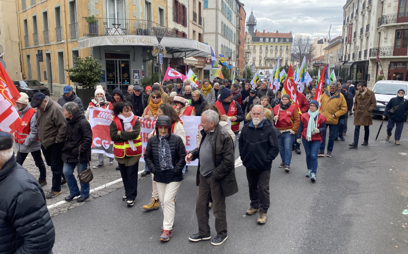 Le froid mordant n'a pas contribué à réunir autant de monde qu'espérer, en ce 2 décembre.