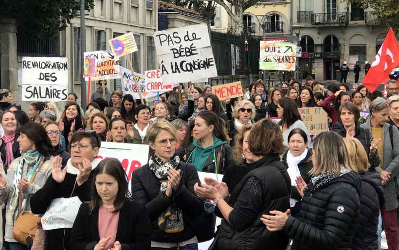 Près de 150 personnes ont manifesté devant la préfecture. 