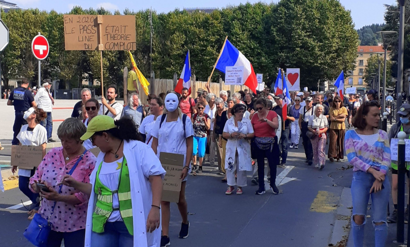 Quelques centaines de personnes ont manifesté contre le pass sanitaire ce 25/09/21.