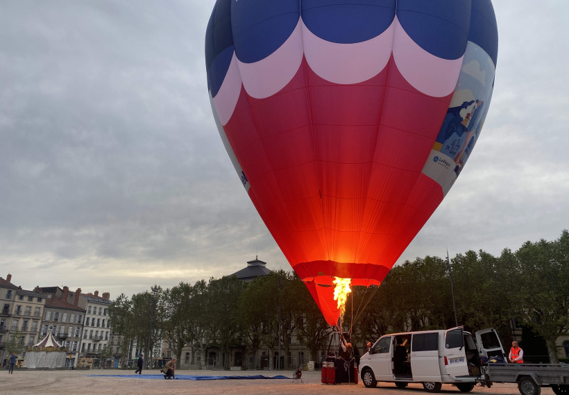 Aux alentours de 6h30, les 1er flammes mettent en pratique la fameuse poussée d'Archimède.