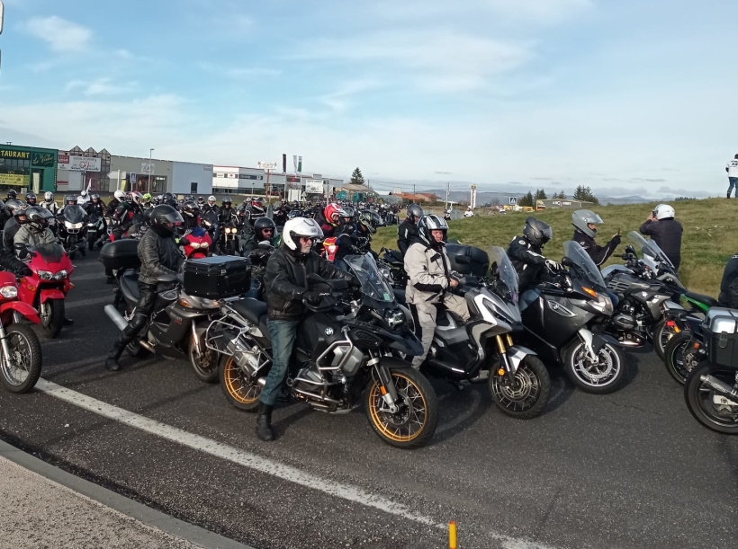 Les motards en force contre la pression du Conseil d'Etat.