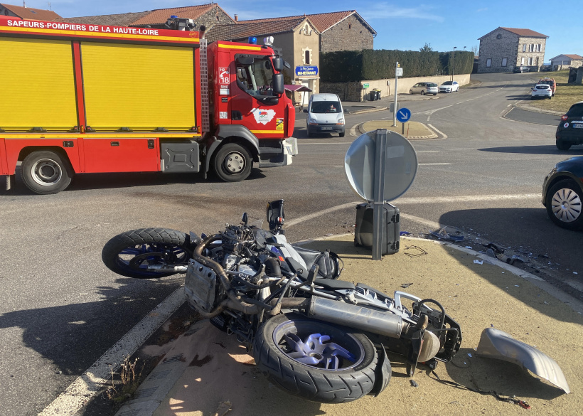 C'est à ce carrefour de Saint-Rémy que s'est produit l'accident de la route.