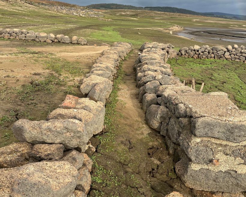 Peut-être que les anciens reconnaitront ce passage, corridor de pierres et de mémoires.