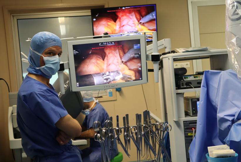 La réalité virtuelle et la précision de la robotique pour pratiquer cette cystectomie.