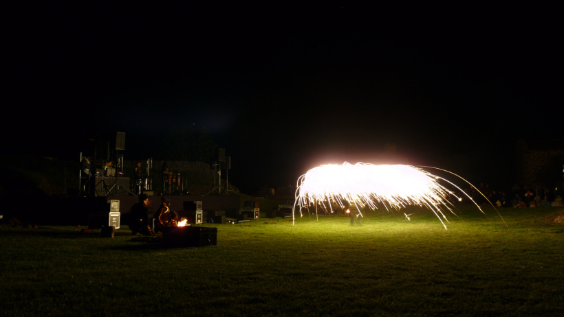 Spectacle de feu à la forteresse de Polignac
