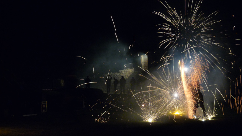 Spectacle de feu à la forteresse de Polignac