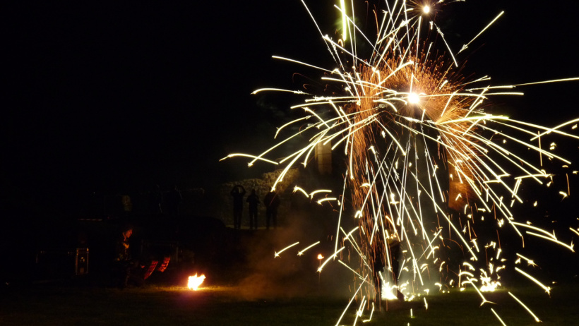 Spectacle de feu à la forteresse de Polignac