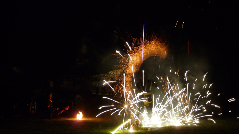Spectacle de feu à la forteresse de Polignac