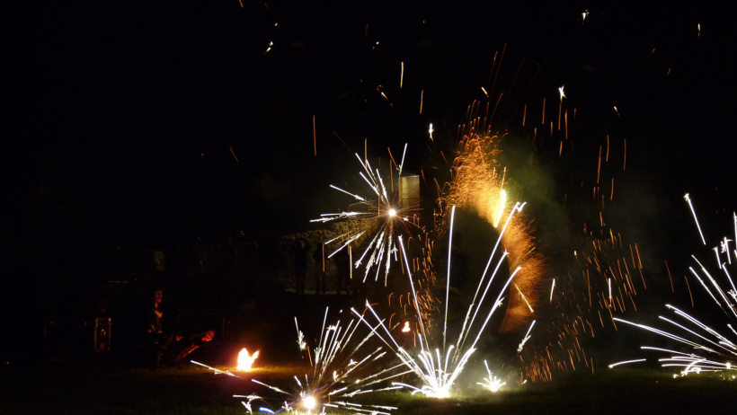 Spectacle de feu à la forteresse de Polignac