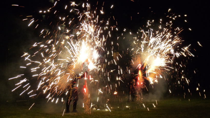 Spectacle de feu à la forteresse de Polignac