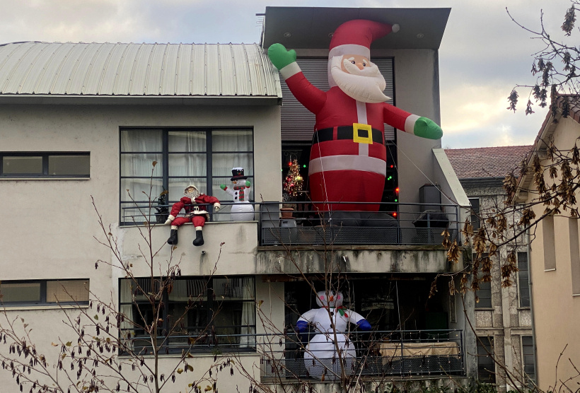 Il paraitrait qu'un Père Noël est dissimulé dans cette image... 