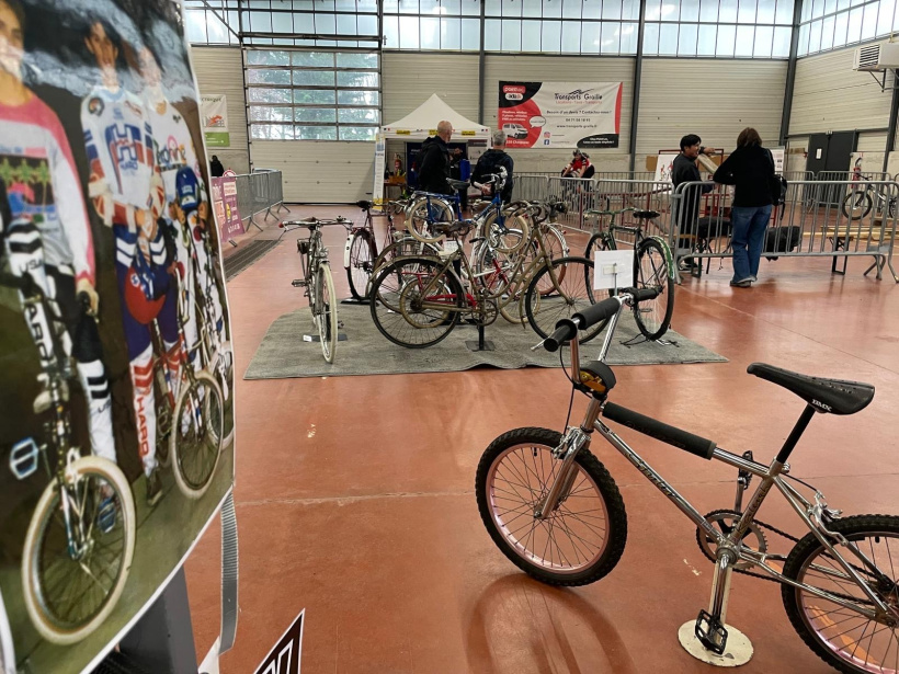 Anciens ou modernes le vélo trouve toujours sa place