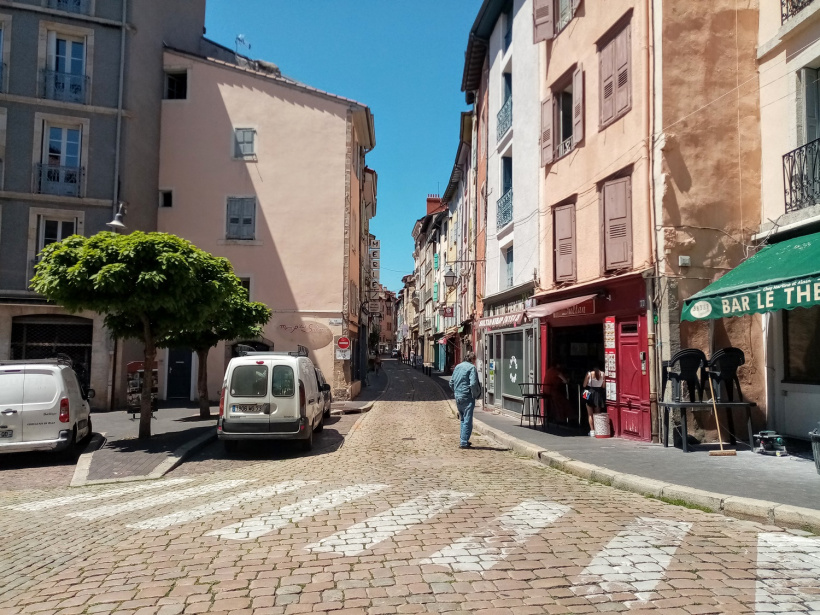 L'altercation a eu lieu dans la rue Chaussade au Puy-en-Velay.