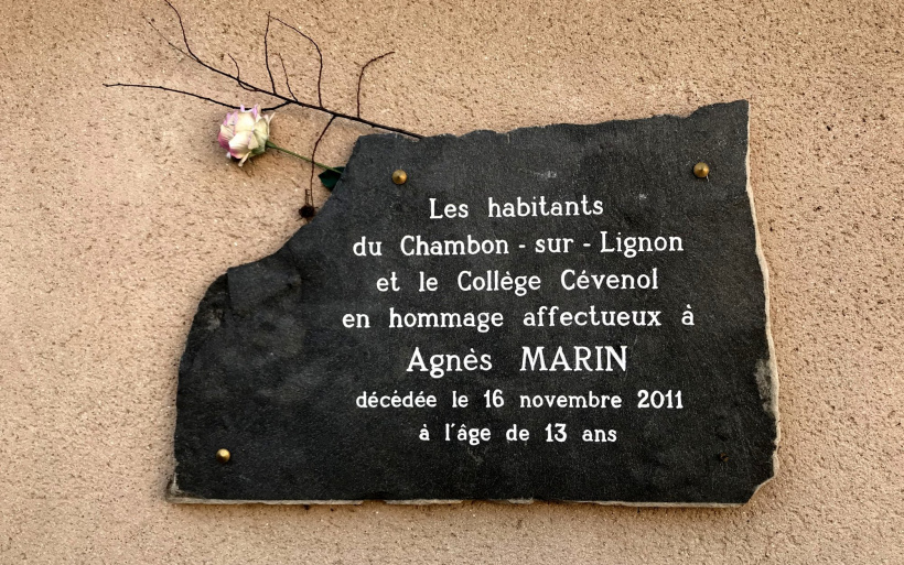 Plaque commémorative d'Agnès Marin.