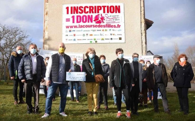 Un chèque de 10 600€ a été remis à la Ligue contre le Cancer de Haute-Loire.