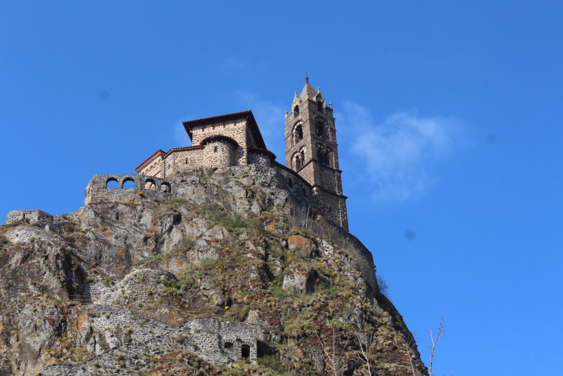 La chapelle de Saint-Michel d’Aiguilhe date du Xe siècle.