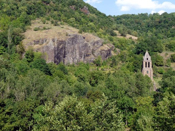 La chapelle Sainte-Marie des Chazes à Saint-Julien-des-Chazes.