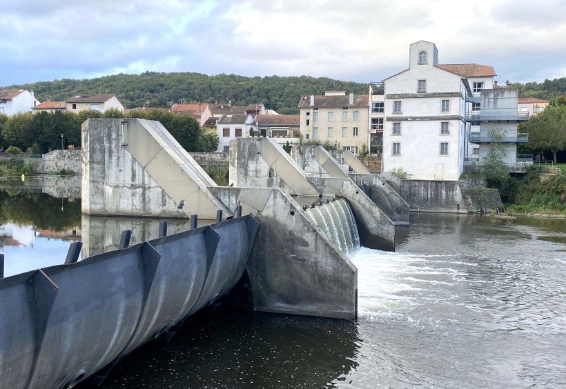La puissance de la Loire comme source d'énergie propre dans la cité de l'eau et du vélo. 