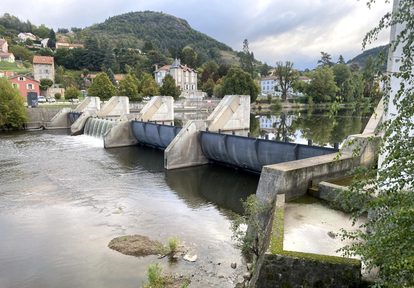 À l'occasion de la construction de la centrale, le seuil sera également rénové en totalité