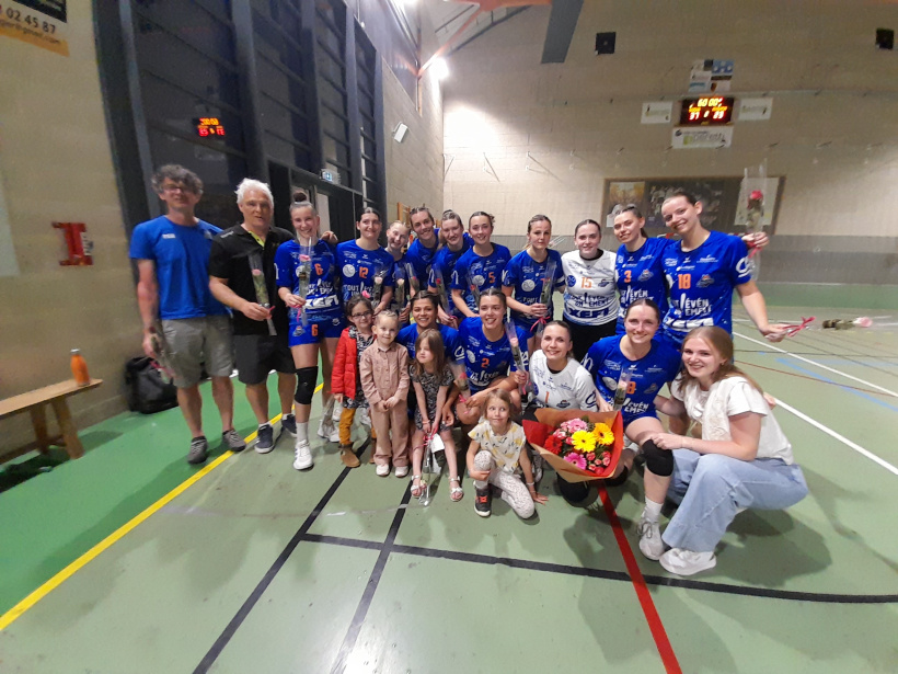 Les filles du SGBHB après la victoire contre Avignon