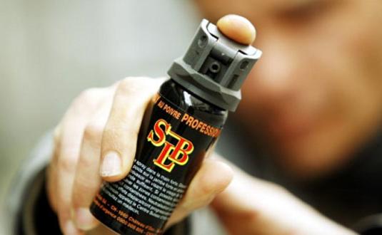 Le produit de la bombe au poivre a brulé l'œil droit de Nicolas Coffy.