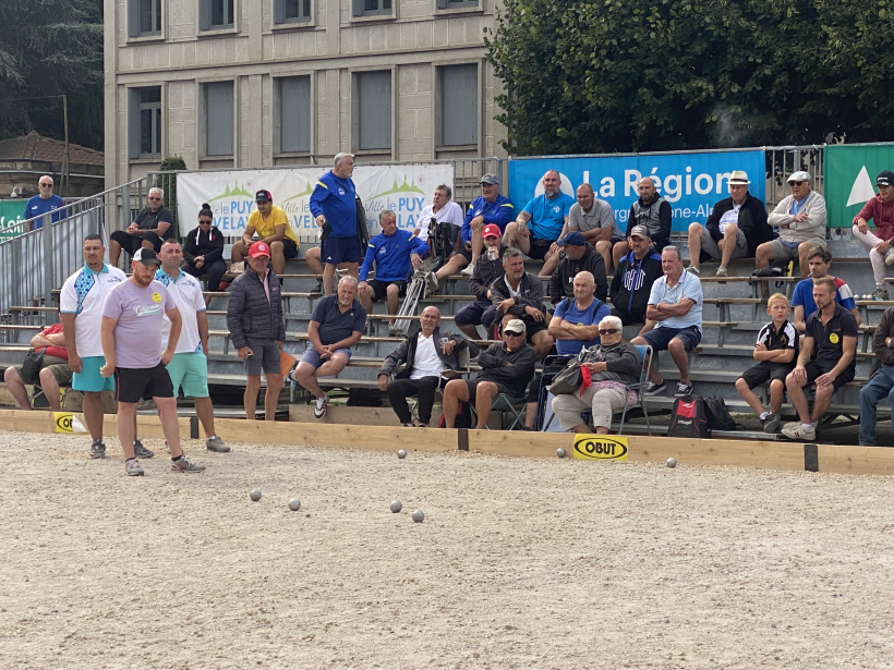 Le public au premier log pour les demi-finales et finales