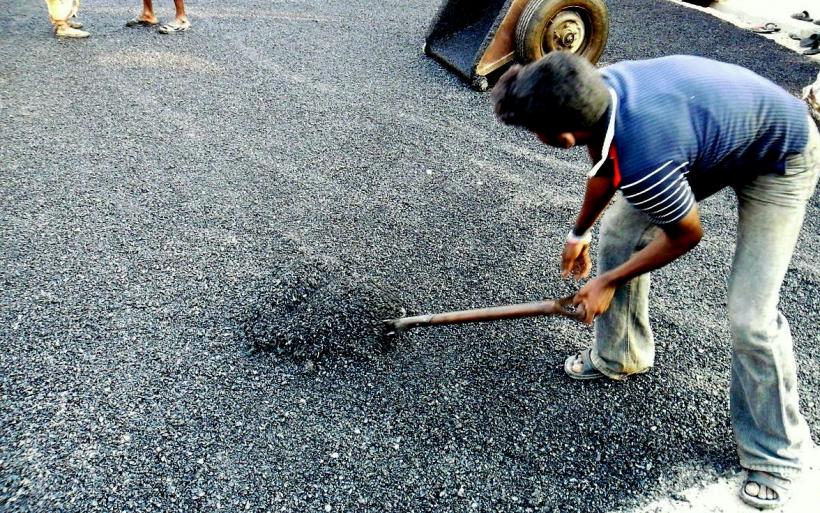 Faites attention aux personnes qui viennent vous proposer de goudronner votre chemin ou votre devant de garage avec le reste de goudron provenant d'un chantier proche