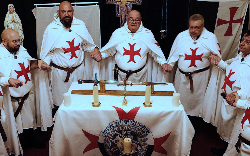 La fraternité des templiers catholiques du monde en prière au Puy-en-Velay