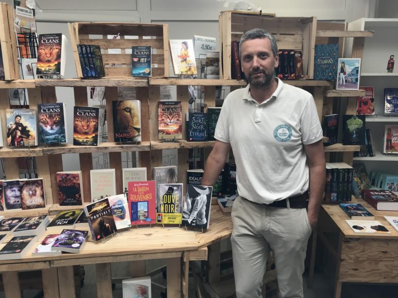 Thibaut Ferrand, gérant de la librairie L’arbre à livres au Puy-en-Velay