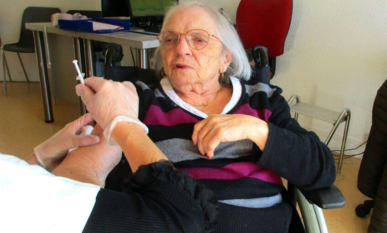 La vaccination a commencé le 19 janvier à l'EHPAD le Grand Pré de Lantriac.