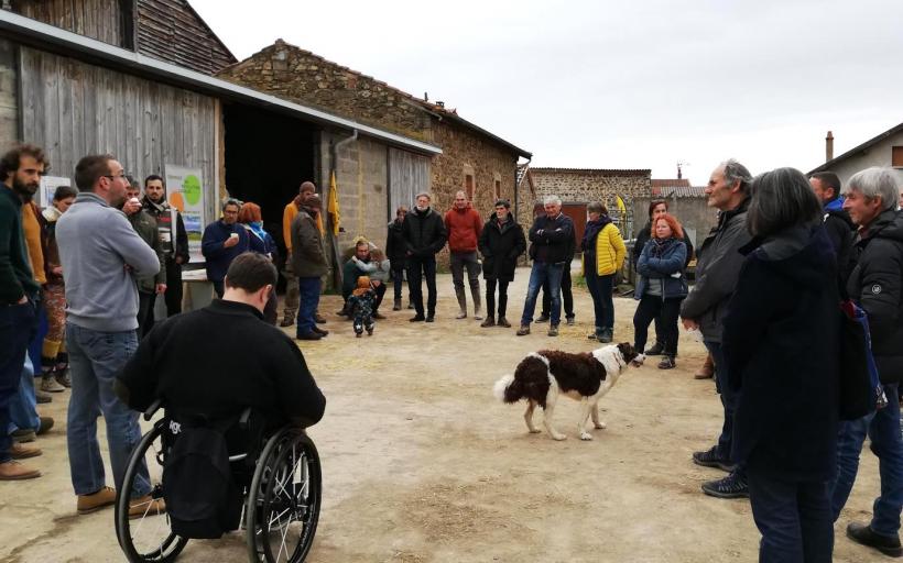 Dans la ferme d'Adria Gomez et de Nano Bonneau à Vézézoux. 