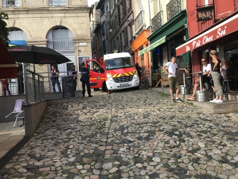 Photo d'illustration, Les forces de secours dans les rues du Puy.