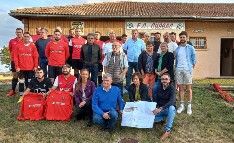 Elus, partenaires et joueurs présents pour l'évènement. 